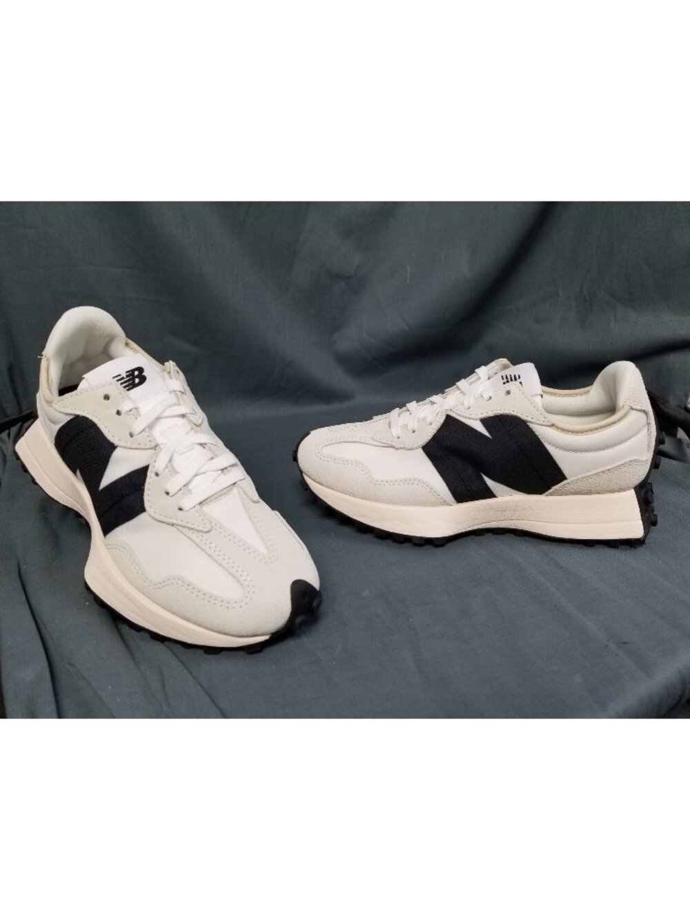 New Balance 327 Sneakers WS327FE Sea Salt Black Womens Size 6.5 NEW NO BOX!